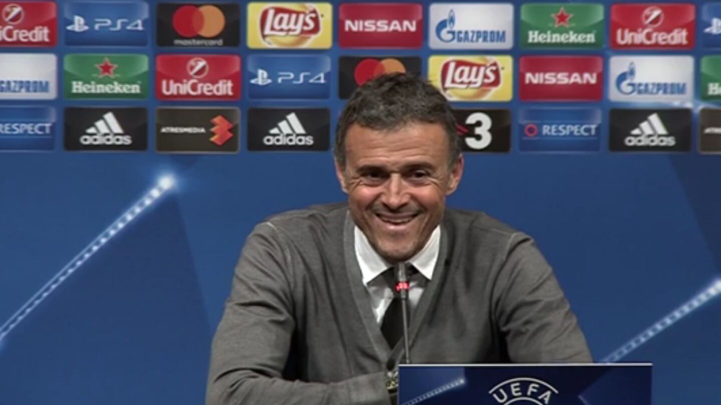 Luis Enrique, sonriente en la rueda de prensa