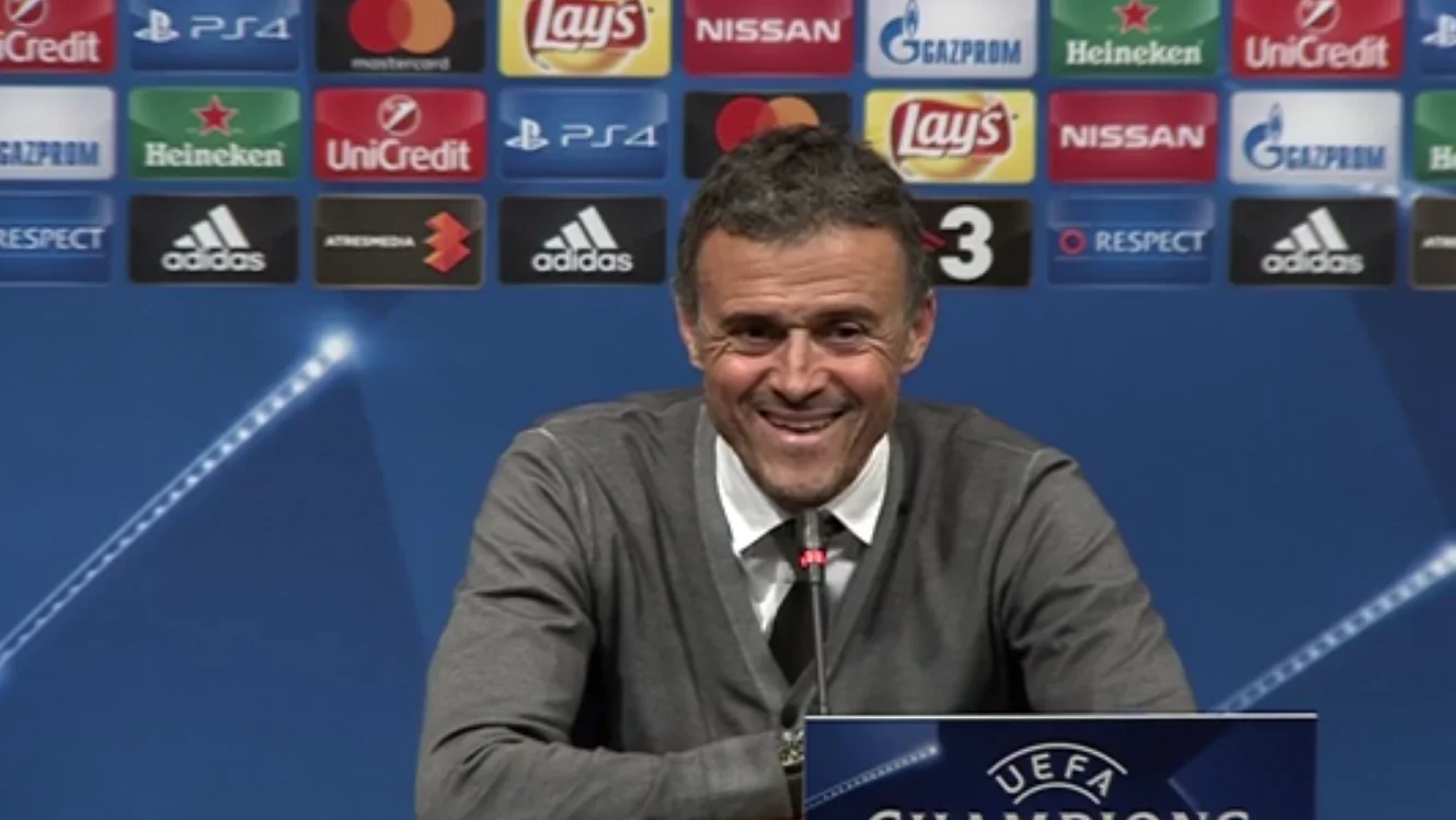 Luis Enrique, sonriente en la rueda de prensa