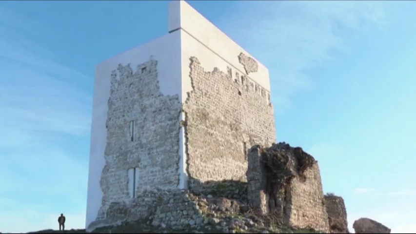 Frame 26.701836 de: La polémica restauración del Castillo de Matrera, en Cádiz, gana el American Architecture Prize Frame 26.701836 de: La polémica restauración del Castillo de Matrera, en Cádiz, gana el American Architecture Prize