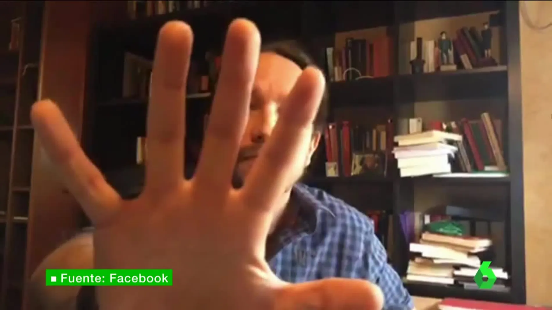 Pablo Iglesias con la mano abierta
