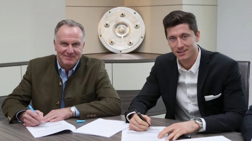 Lewandowski firma la prolongación de su contrato con el Bayern