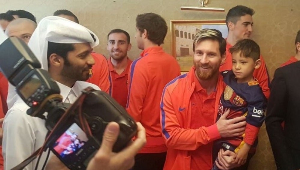El triste presente de Murtaza, el niño que usaba una camiseta de Messi hecha de bolsas de plástico