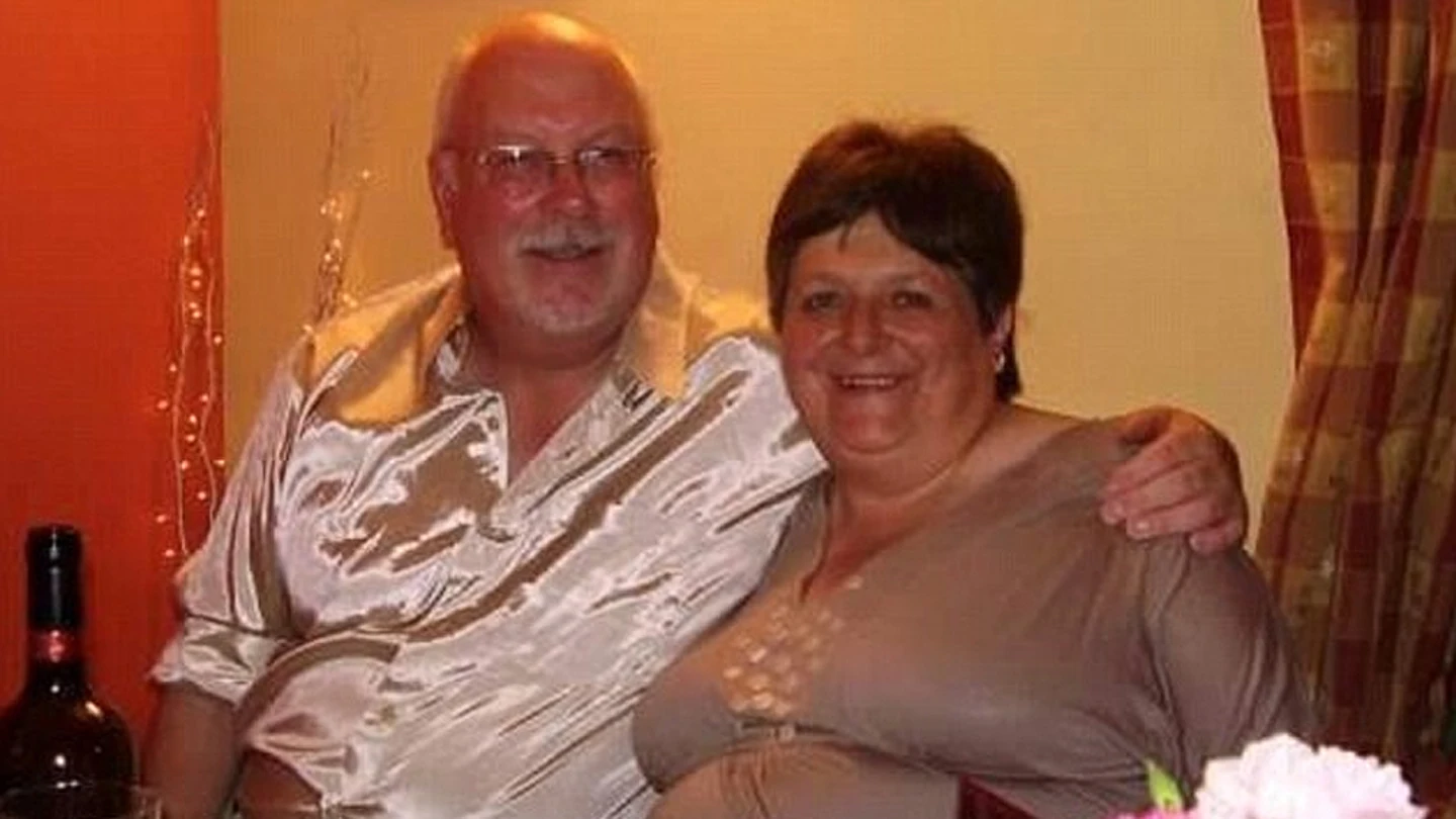 Roger y Maureen juntos Roger y Maureen juntos