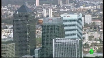 Frame 0.409974 de: Guindos propone bajar el IRPF a ejecutivos extranjeros para atraer a bancos de brexit
