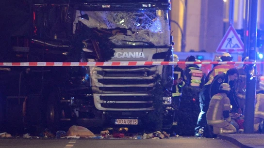 El camión que ha atropellado a decenas de personas en Berlín El camión que ha atropellado a decenas de personas en Berlín