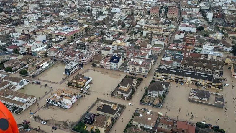 Vista aérea del área urbana de Los Alcázares inundada por el temporal