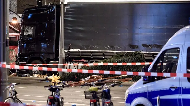 Imagen del camión después del atropello masivo en Berlín