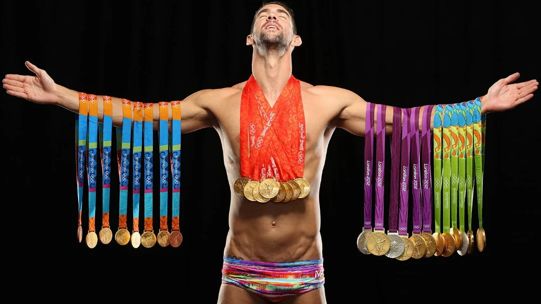 Michael Phelps posa con sus 28 medallas olímpicas