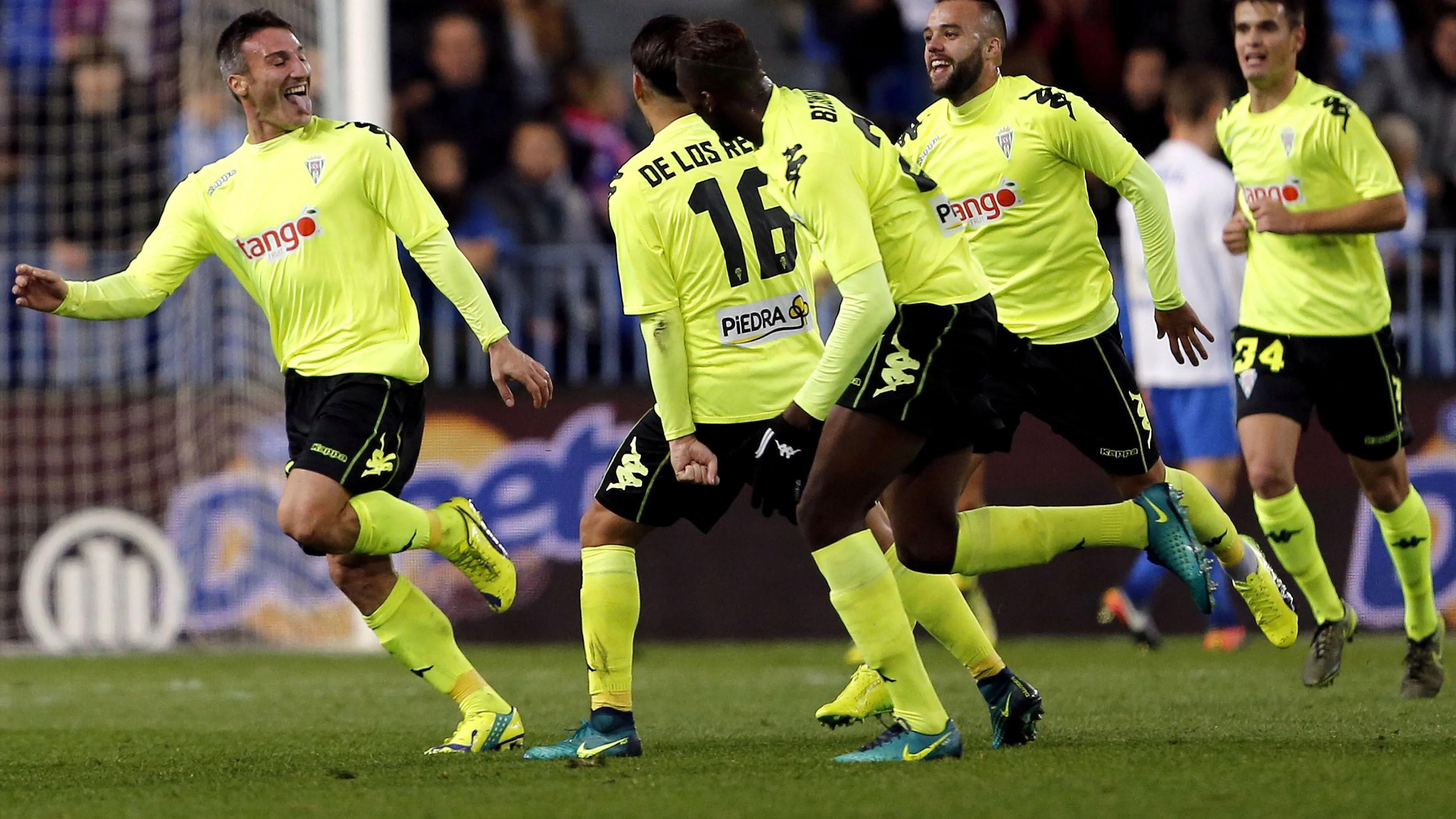 Piovaccari celebra uno de sus goles contra el Málaga