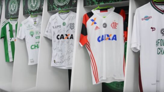 Las camisetas de homenaje de los clubes brasile&ntilde;os por el Chapecoense