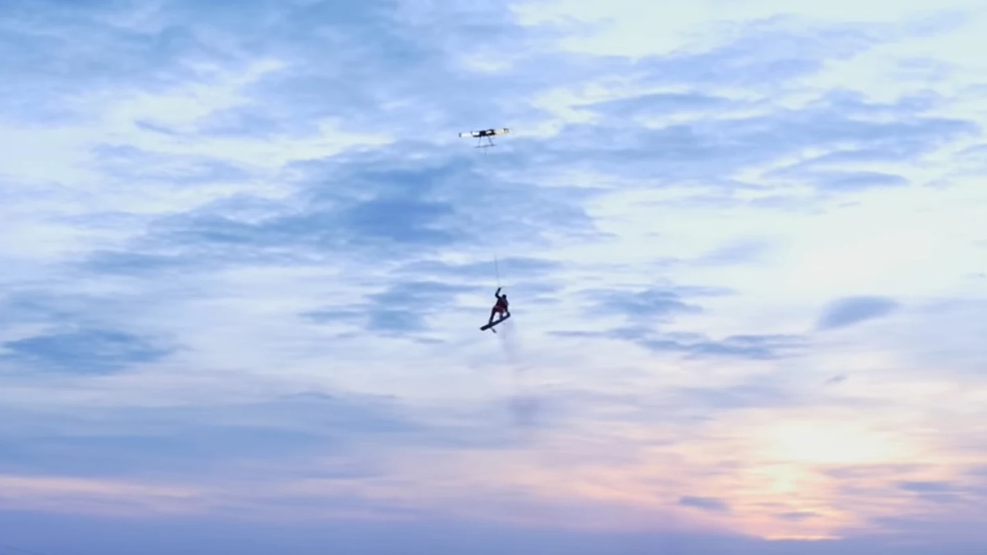 Snowboard con un dron Snowboard con un dron