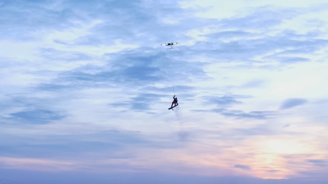 Snowboard con un dron