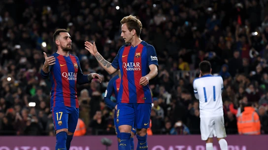 Rakitic celebra su gol de penalti contra el Hércules con Alcácer Rakitic celebra su gol de penalti contra el Hércules con Alcácer