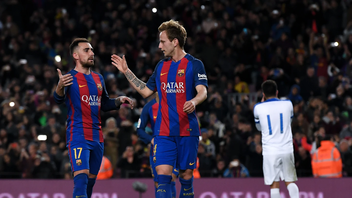 Rakitic celebra su gol de penalti contra el Hércules con Alcácer Rakitic celebra su gol de penalti contra el Hércules con Alcácer