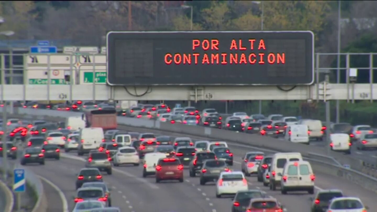 Frame 22.890968 de: El Ayuntamiento de Madrid ampl&iacute;a el protocolo por contaminaci&oacute;n al viernes y limita la velocidad en la M-30