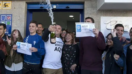 Agraciados con el segundo premio del Sorteo Extraordinario de la Lotería de Navidad Agraciados con el segundo premio del Sorteo Extraordinario de la Lotería de Navidad