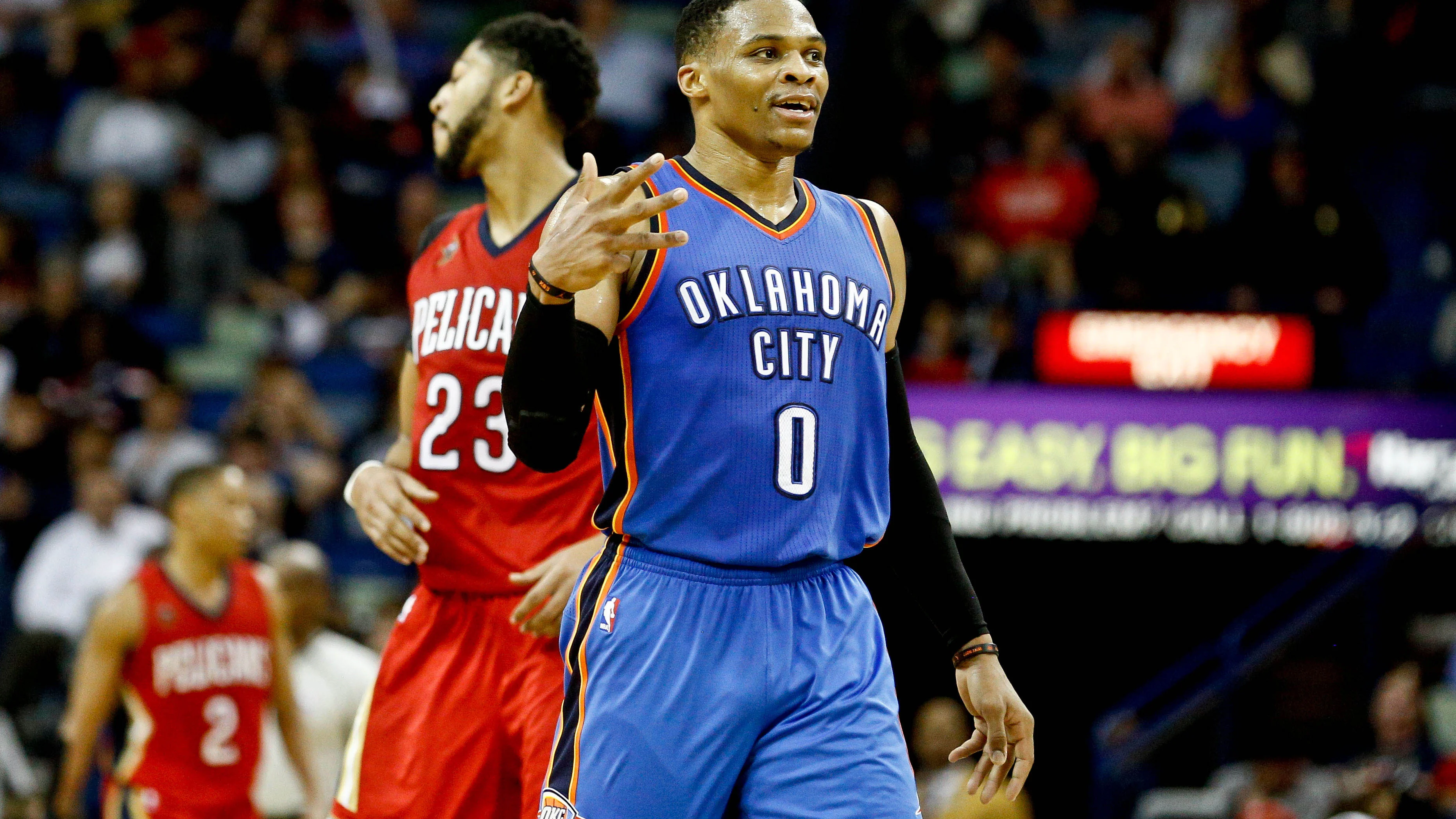 Russell Westbrook celebra un punto con Oklahoma City Thunder