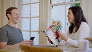 El CEO de Facebook usando Jarvis