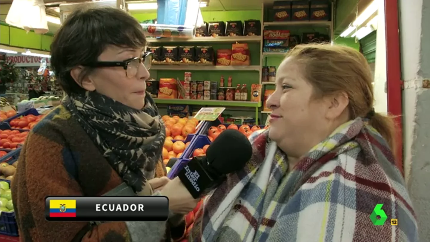 Frame 190.213733 de: La reacción de los ‘mercados internacionales’ a la Navidad: "En Ecuador hay más alegría, en España son sosos" Frame 190.213733 de: La reacción de los ‘mercados internacionales’ a la Navidad: "En Ecuador hay más alegría, en España son sosos"
