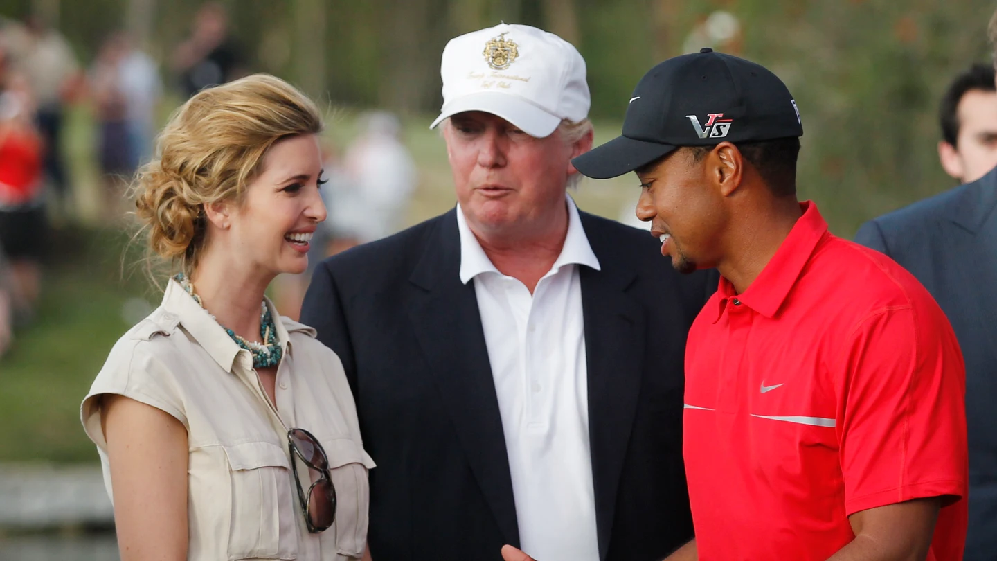 Ivanka Trump, Donald Trump y Tiger Woods, durante un partido Ivanka Trump, Donald Trump y Tiger Woods, durante un partido