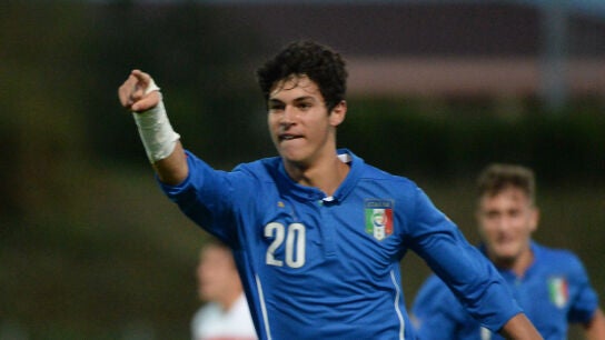 Pietro Pellegri, durante un partido con las categor&iacute;as inferiores de Italia
