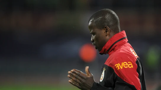 Eboue, en un partido con el Galatasaray Eboue, en un partido con el Galatasaray