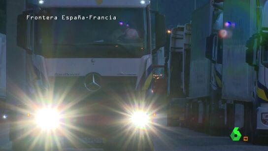 Frame 1.584827 de: La lucha de los camioneros espa&ntilde;oles para pasar vino a Francia: "Se sube un franc&eacute;s y derrama todo el vino"