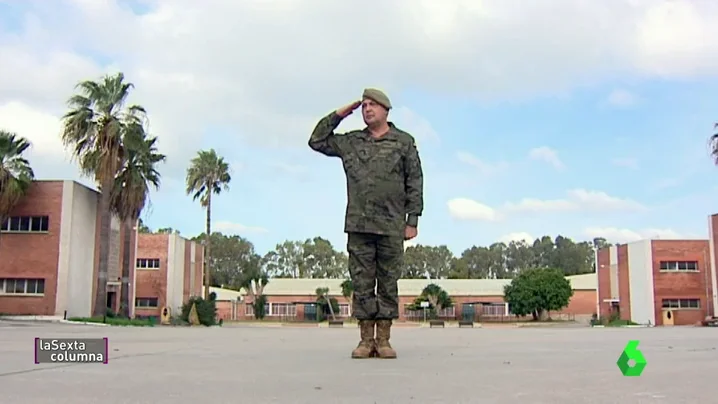 Frame 103.686794 de: Luis, cabo primero que defiende la mili: "Adquieren valores como lealtad, amistad, compañerismo, unión y disciplina"