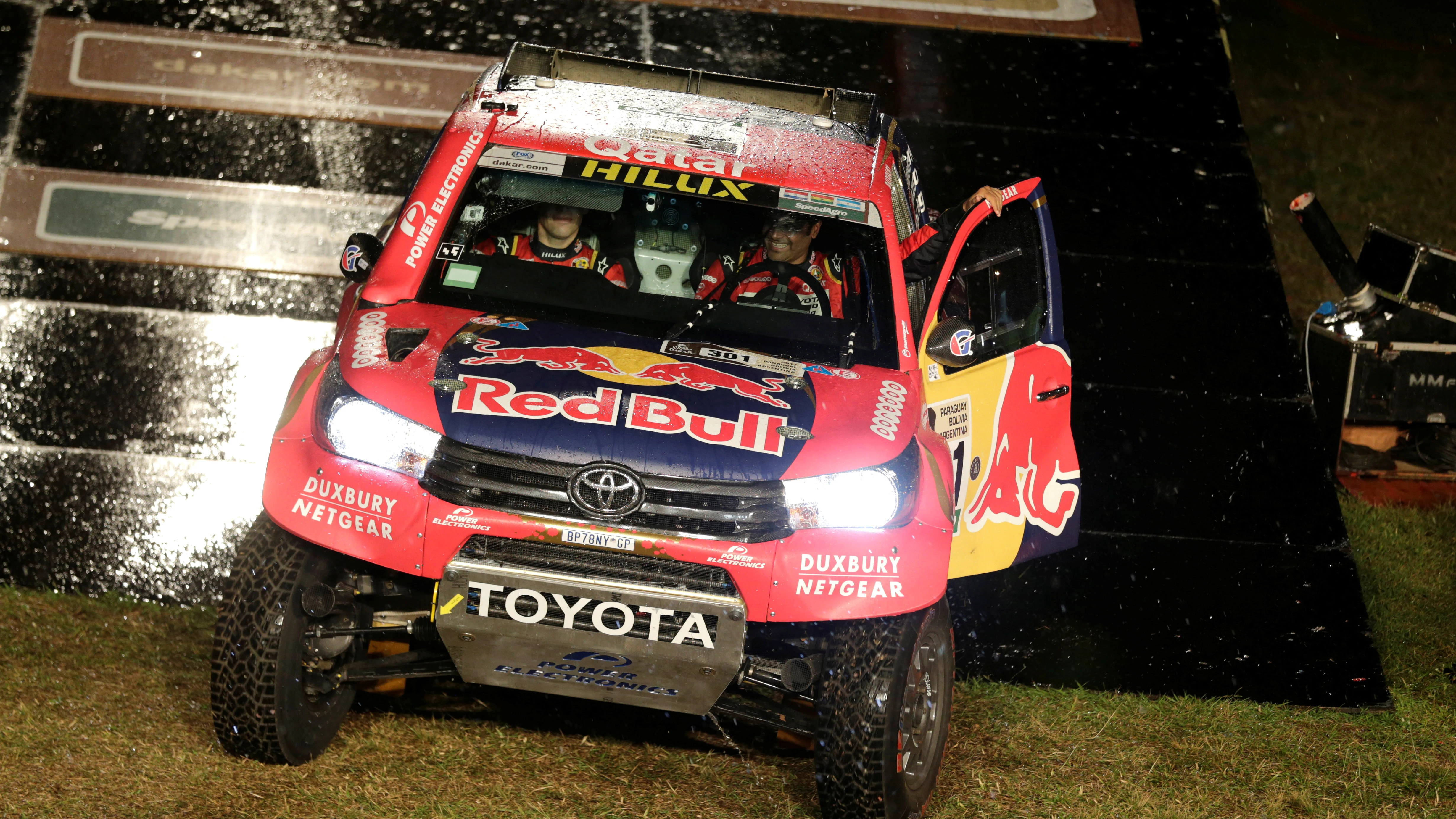 Al-Attiyah, en la salida del Rally Dakar 2017