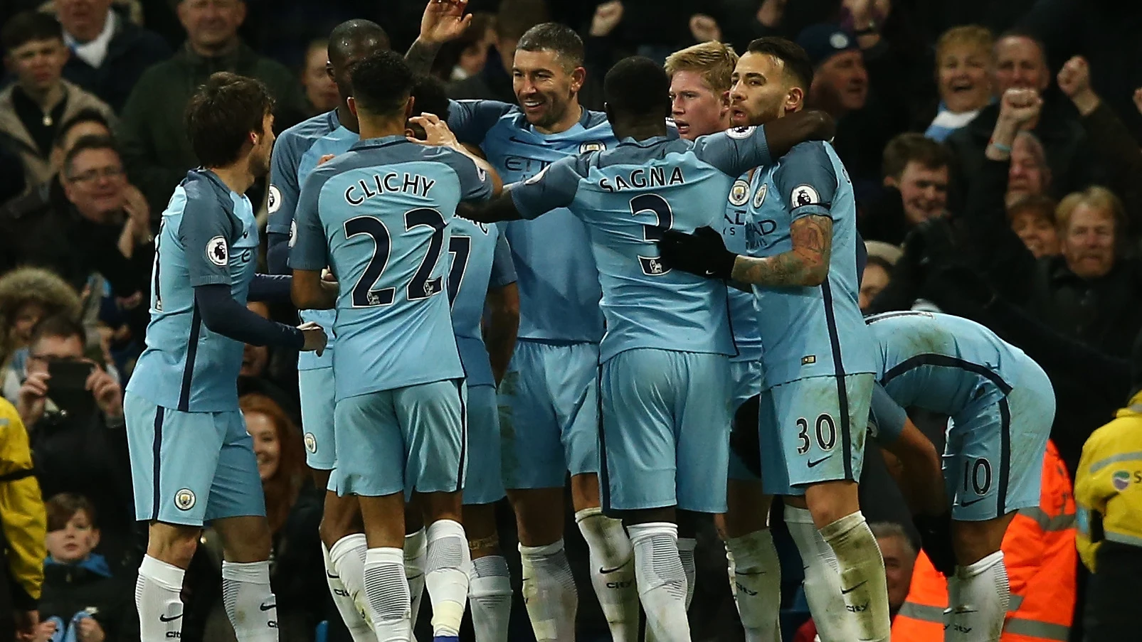 Los jugadores del City celebrando uno de los goles