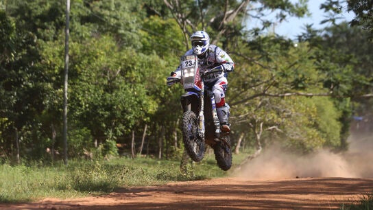 El franc&eacute;s De Soultrait durante la disputa del Rally Dakar