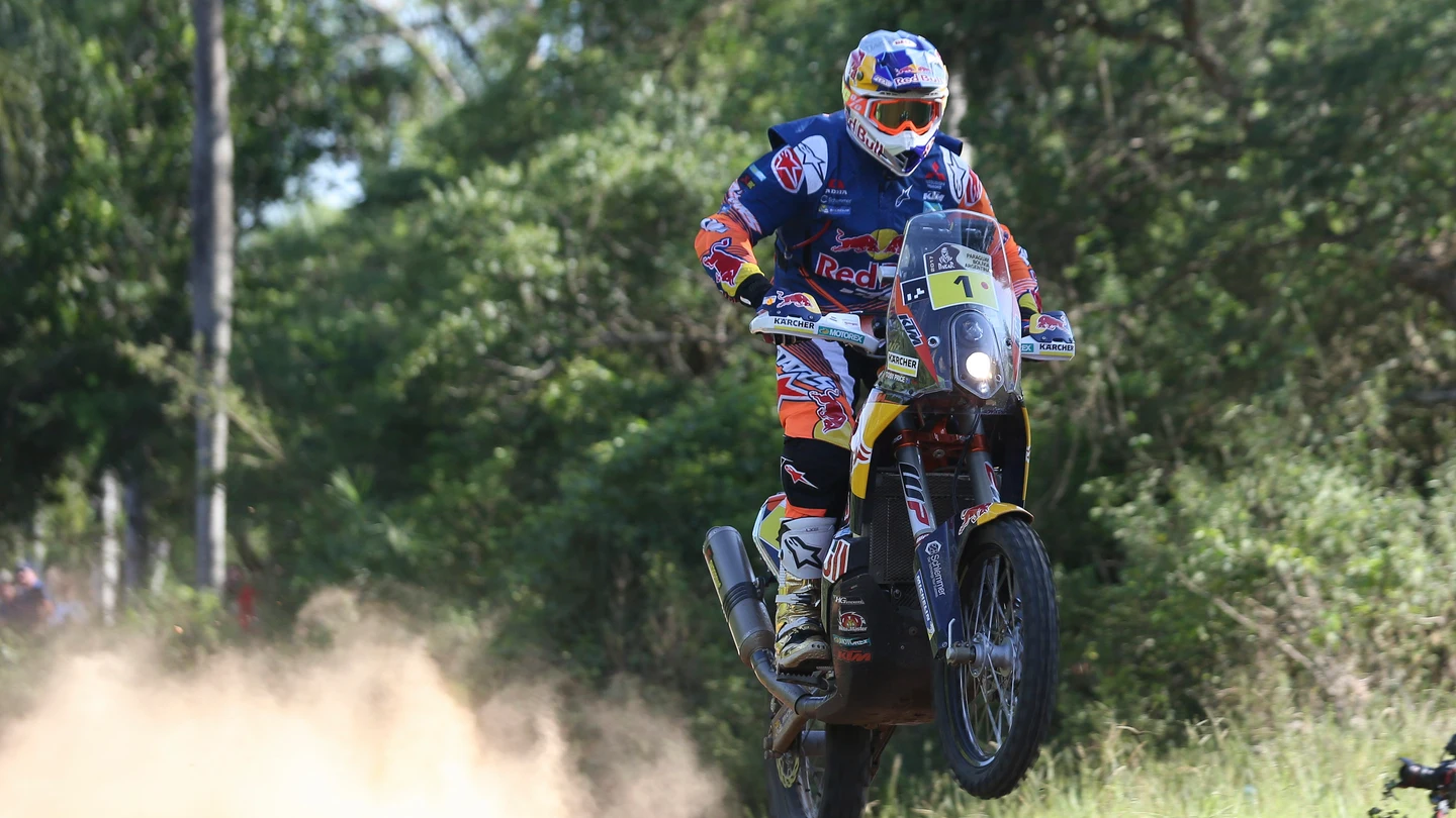 Toby Price conduce su moto durante la disputa del Rally Dakar Toby Price conduce su moto durante la disputa del Rally Dakar
