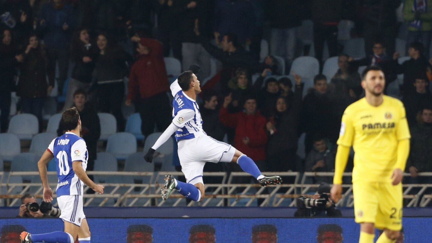 Willian Jos&eacute; celebra un gol