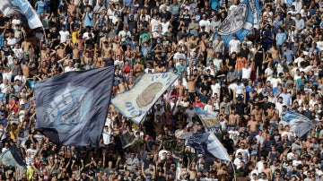 Aficionados del Nápoles durante un partido