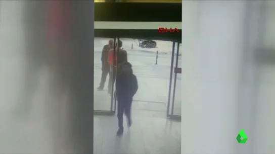 Frame 8.76355 de: Las autoridades turcas aseguran conocer ya la identidad del autor del atentado en la discoteca Reina Frame 8.76355 de: Las autoridades turcas aseguran conocer ya la identidad del autor del atentado en la discoteca Reina