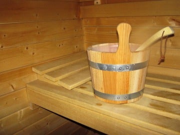 Además, la sauna proporciona beneficios cardiovasculares