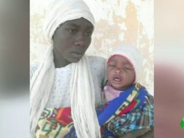 Frame 2.082869 de: Encuentran a una de las chicas de Chibok que fue secuestrada hace tres años por Boko Haram Frame 2.082869 de: Encuentran a una de las chicas de Chibok que fue secuestrada hace tres años por Boko Haram