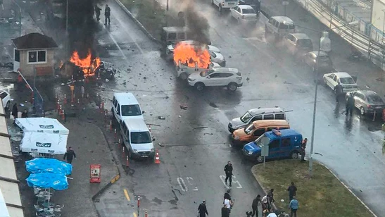 Coche bomba en Esmirna, Turquía