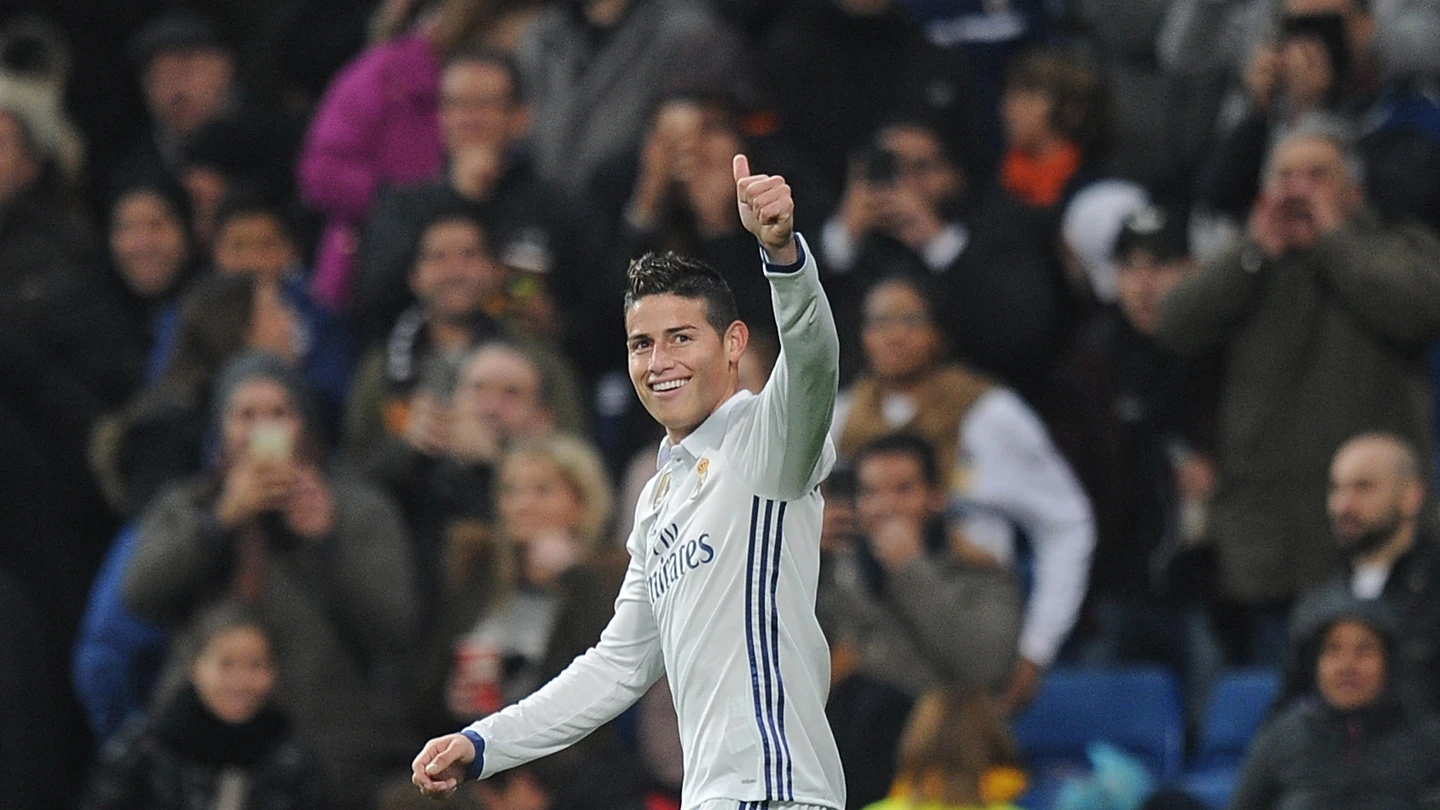 James Rodríguez sonríe en el partido con el Real Madrid James Rodríguez sonríe en el partido con el Real Madrid