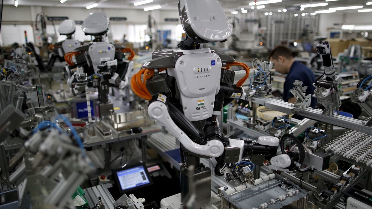 Robots en una f&aacute;brica