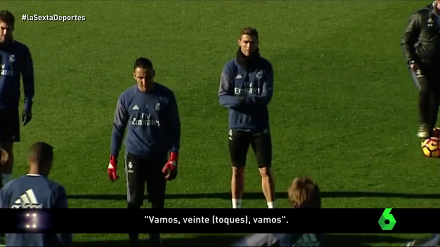 Frame 7.455 de: El regalo de reyes de Cristiano Ronaldo a la prensa Frame 7.455 de: El regalo de reyes de Cristiano Ronaldo a la prensa