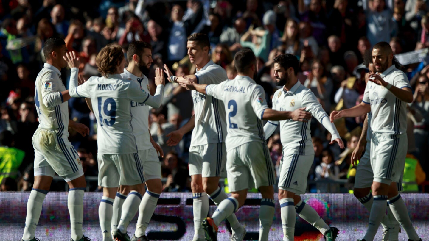 El Real Madrid celebrando uno de los goles frente al Granada