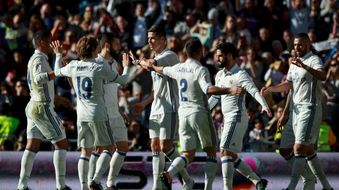 El Real Madrid celebrando uno de los goles frente al Granada El Real Madrid celebrando uno de los goles frente al Granada