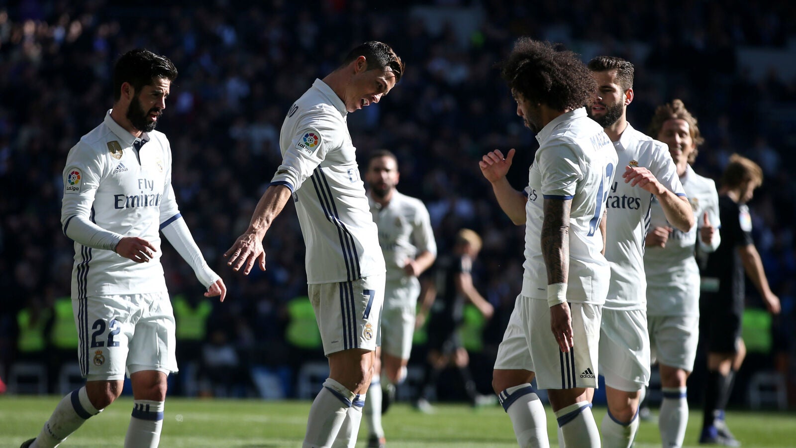 El Real Madrid celebrando uno de los goles frente al Granada