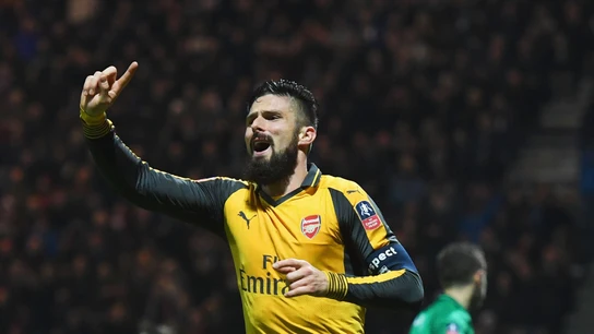 Giroud celebrando su gol Giroud celebrando su gol