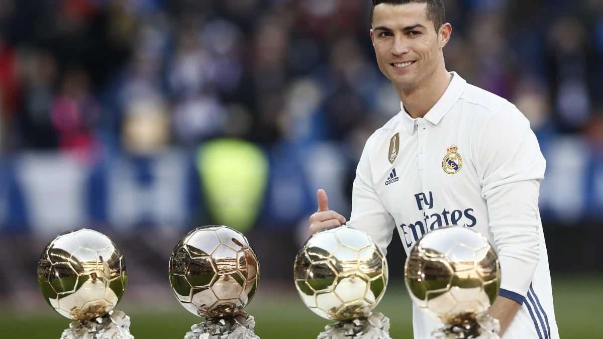 Cristiano, con sus cuatro Balones de Oro Cristiano, con sus cuatro Balones de Oro