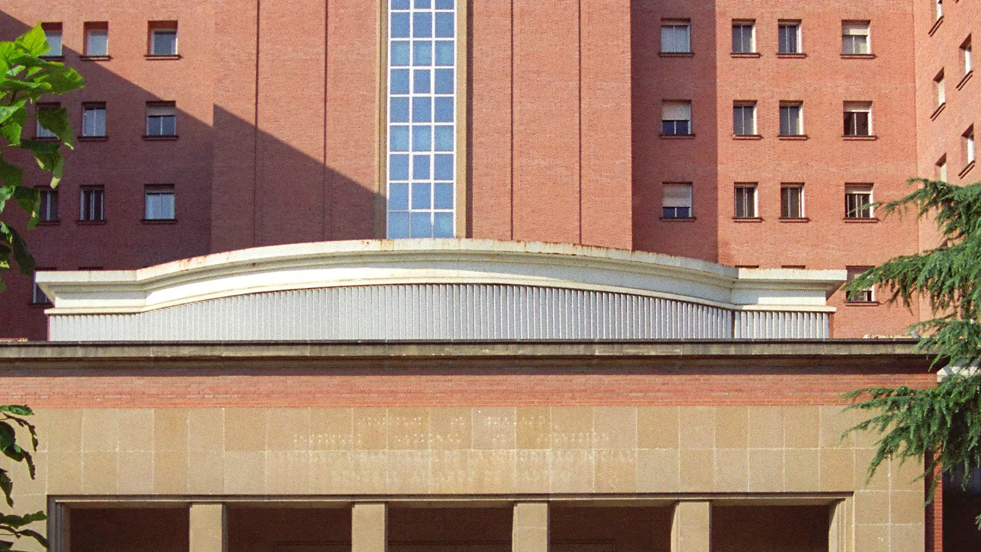 Fachada del Hospital Josep Trueta de Girona