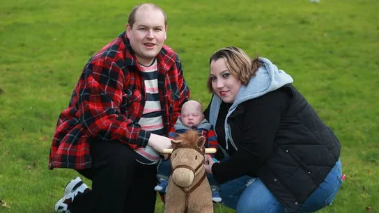 Cristal y Terry con su 'bebé reborn' Cristal y Terry con su 'bebé reborn'