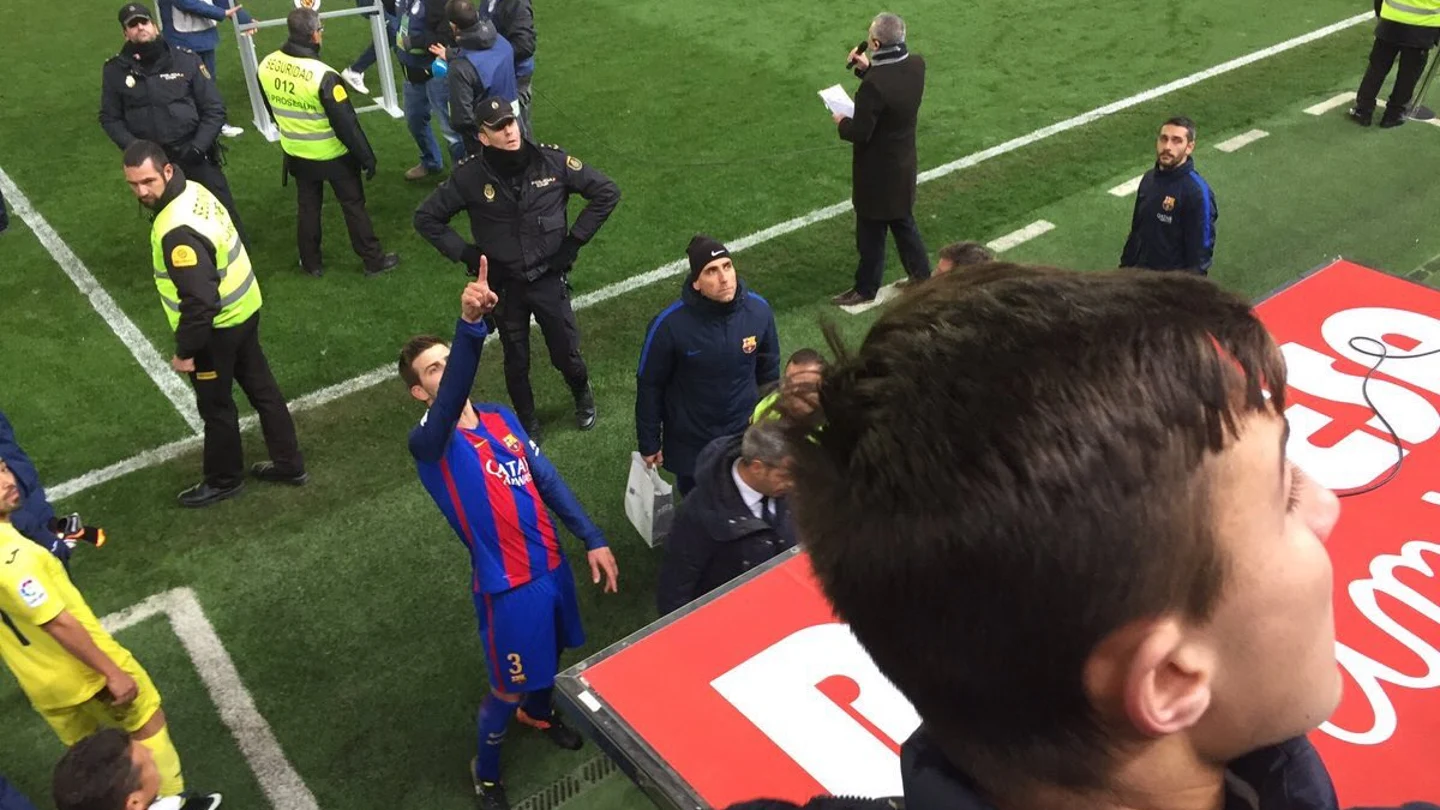 Piqué se dirige a Tebas en La Cerámica Piqué se dirige a Tebas en La Cerámica