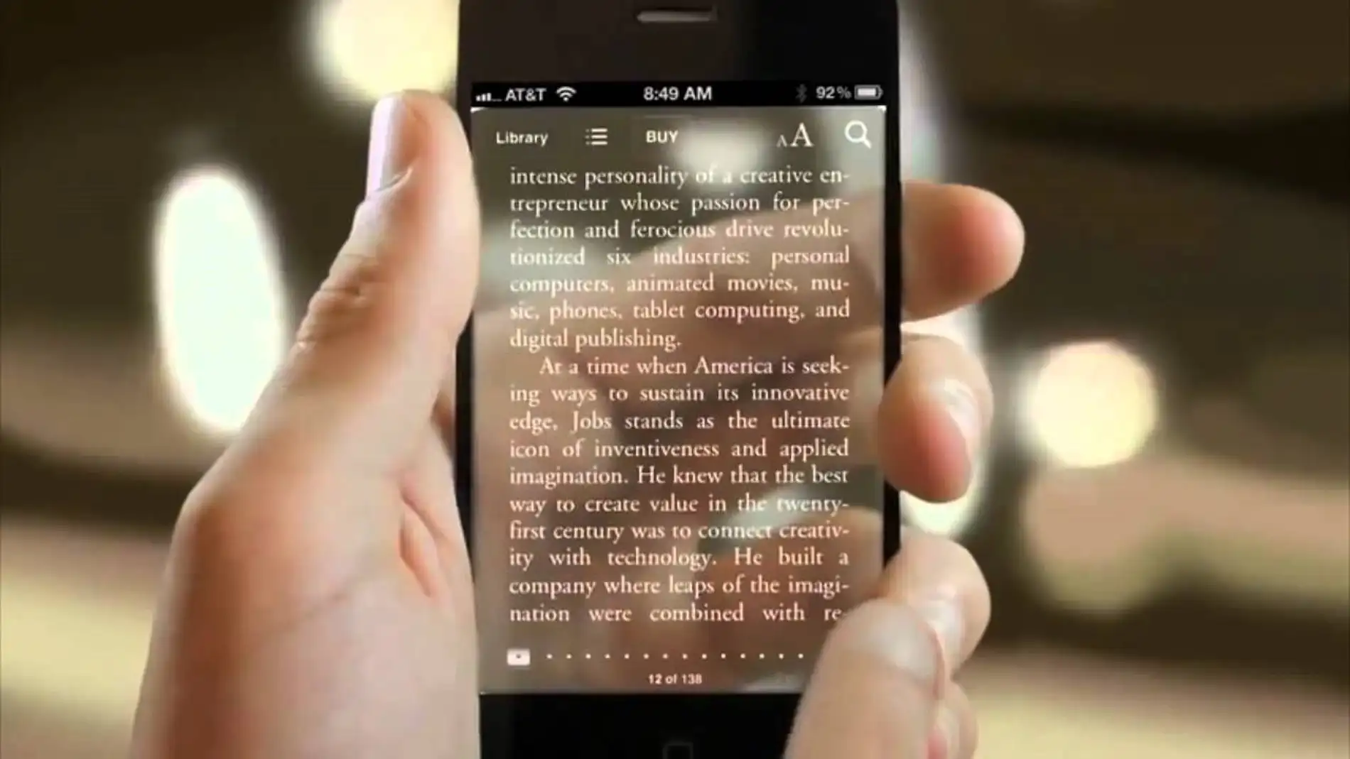 Recreación de iPhone con pantalla transparente
